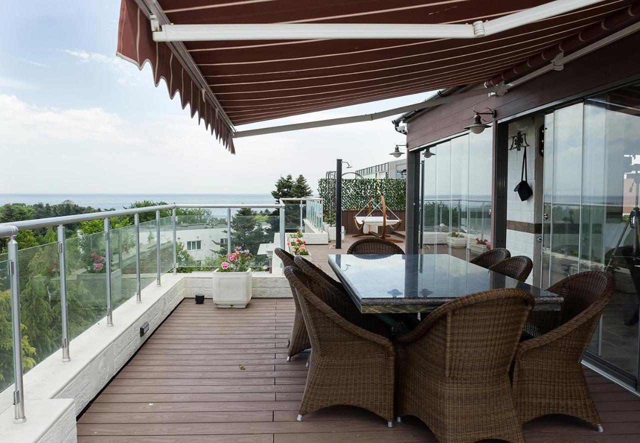 Under The Stars - Lux Penthouse With Pool And Terrace By Flat Mаnager Apartment Sf. Constantin și Elena Exterior foto